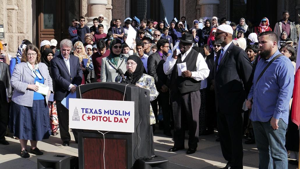 Muslims protesting at Texas Capitol